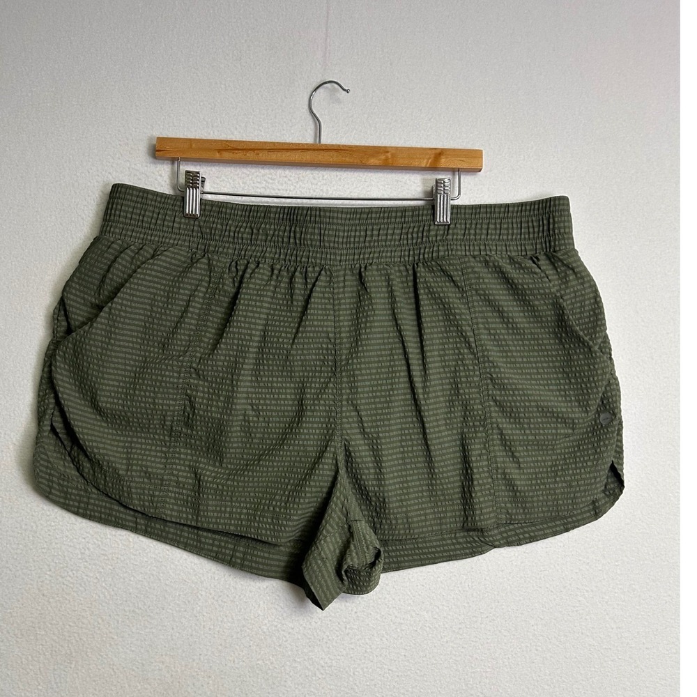Athleisure Gorpcore Avia Womens XXL 20 Olive Green Textured Running Shorts